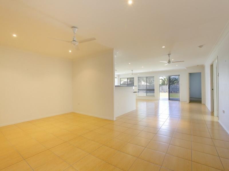 11 Scholars Place, Douglas QLD 4814
