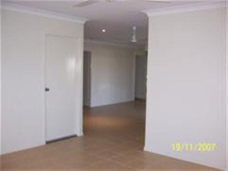 25 Kempton Chase, Burdell QLD 4818
