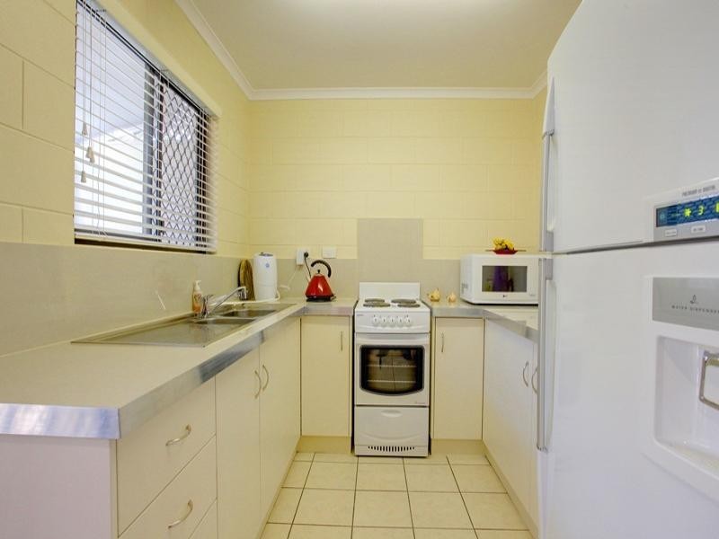 1/17 Hopkins Street, Currajong QLD 4812