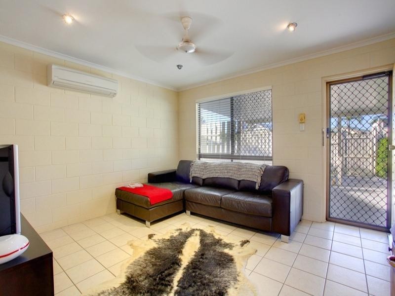 1/17 Hopkins Street, Currajong QLD 4812