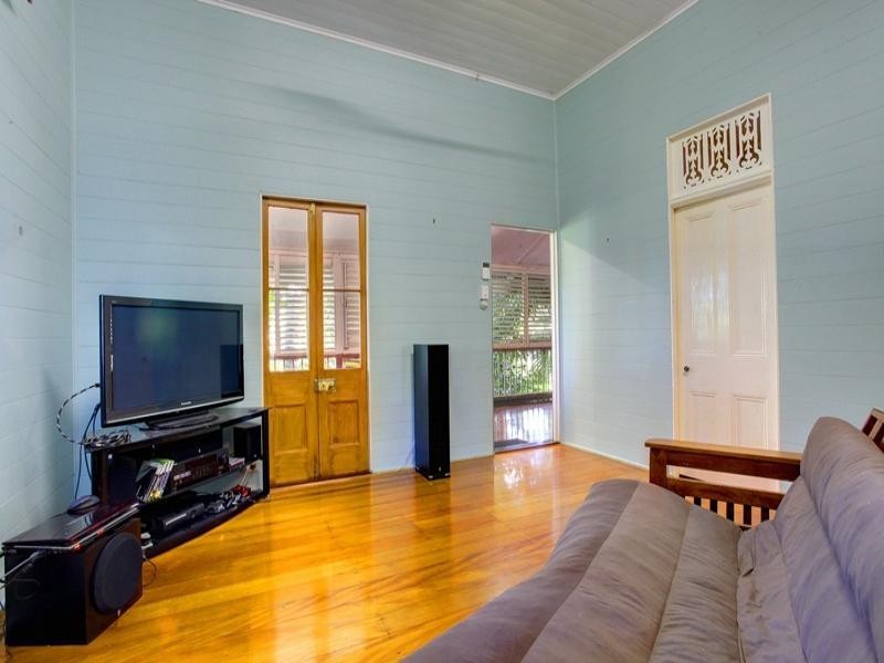 12 Fourth Avenue, South Townsville QLD 4810