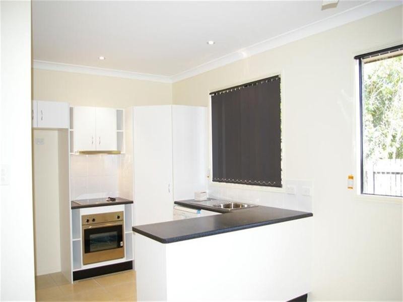 2/33 Gladstone Street, Pimlico QLD 4812