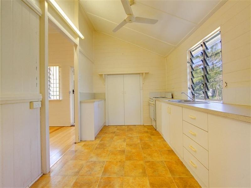 14 Gleeson Street, Hermit Park QLD 4812