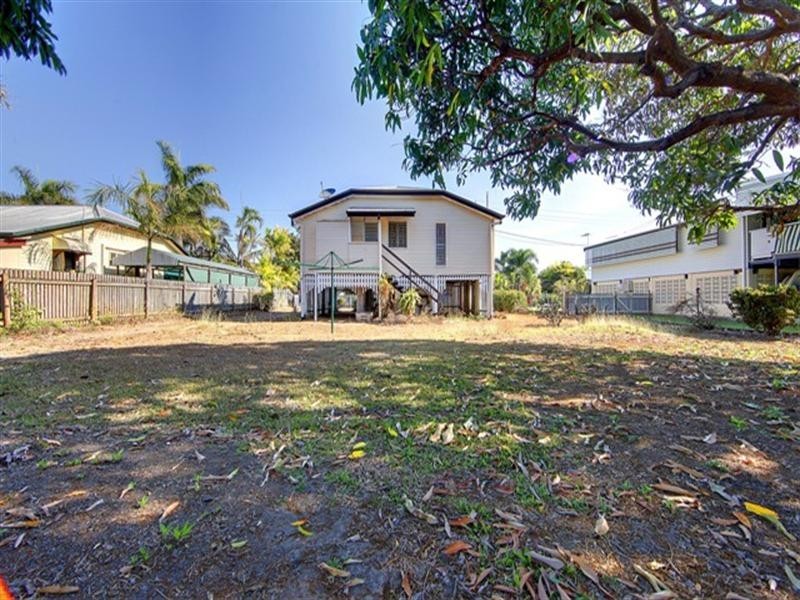 14 Gleeson Street, Hermit Park QLD 4812