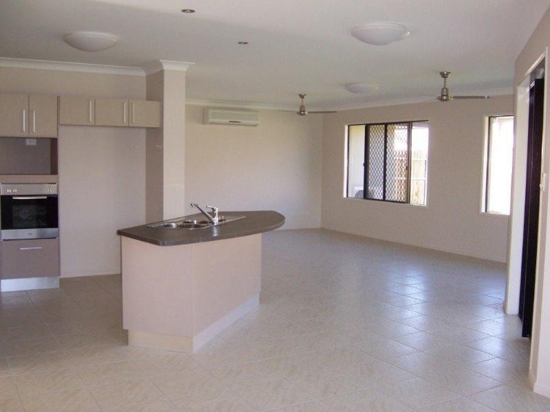 4 Mentmore Court, Bushland Beach QLD 4818