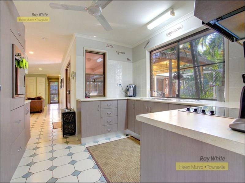 16 Hillgrove Court, Bushland Beach QLD 4818