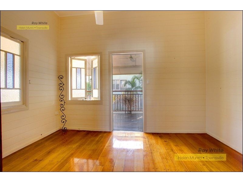 5 Hubert Street, South Townsville QLD 4810