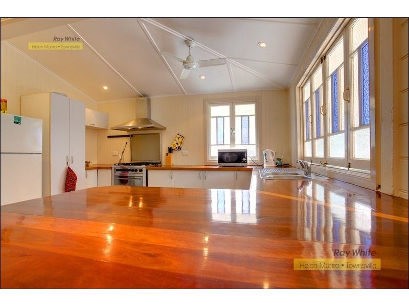 5 Hubert Street, South Townsville QLD 4810