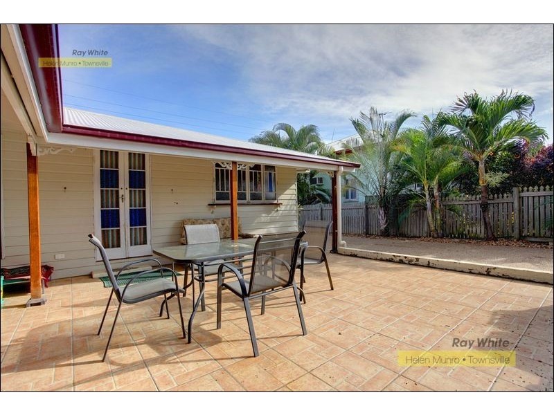 5 Hubert Street, South Townsville QLD 4810