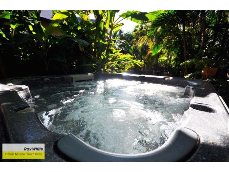55 Apjohn Street, Magnetic Island QLD 4819