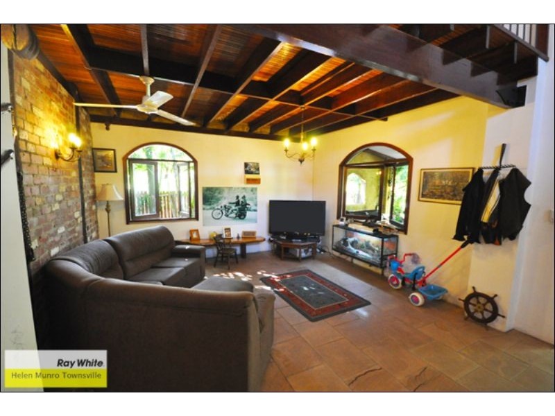 55 Apjohn Street, Magnetic Island QLD 4819