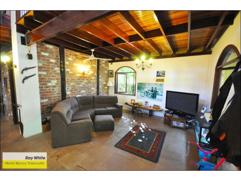 55 Apjohn Street, Magnetic Island QLD 4819