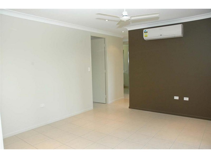 48 Hillock Crescent, Bushland Beach QLD 4818