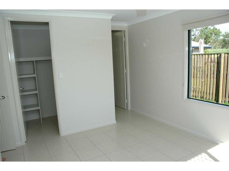 48 Hillock Crescent, Bushland Beach QLD 4818