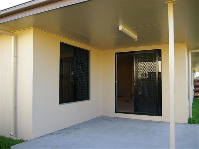 16 Eshelby Street, Bushland Beach QLD 4818