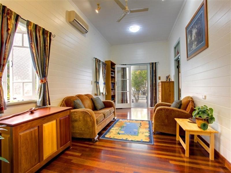153 Francis Street, West End QLD 4810