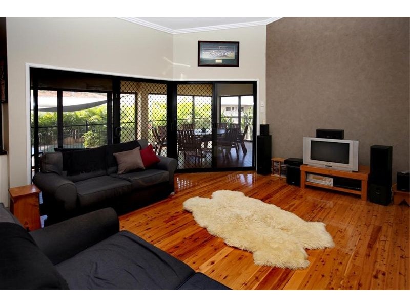 33 Bamboo Crescent, Mount Louisa QLD 4814