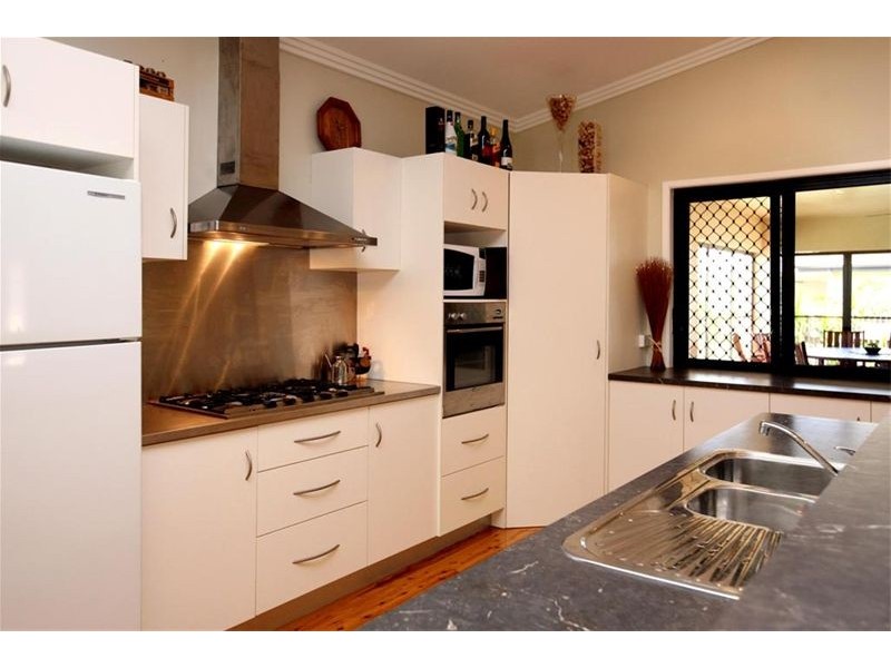 33 Bamboo Crescent, Mount Louisa QLD 4814