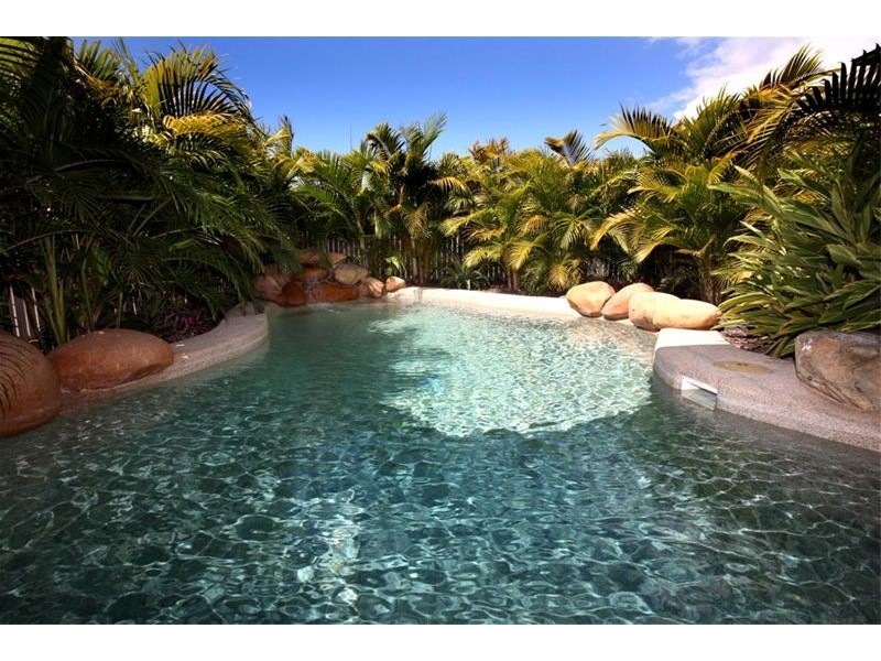 33 Bamboo Crescent, Mount Louisa QLD 4814