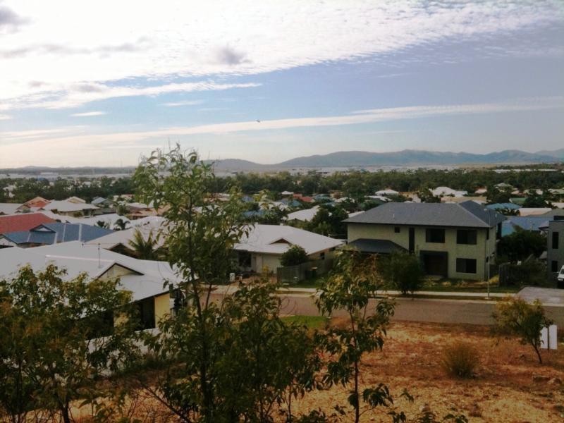 37 Timbury Way, Mount Louisa QLD 4814