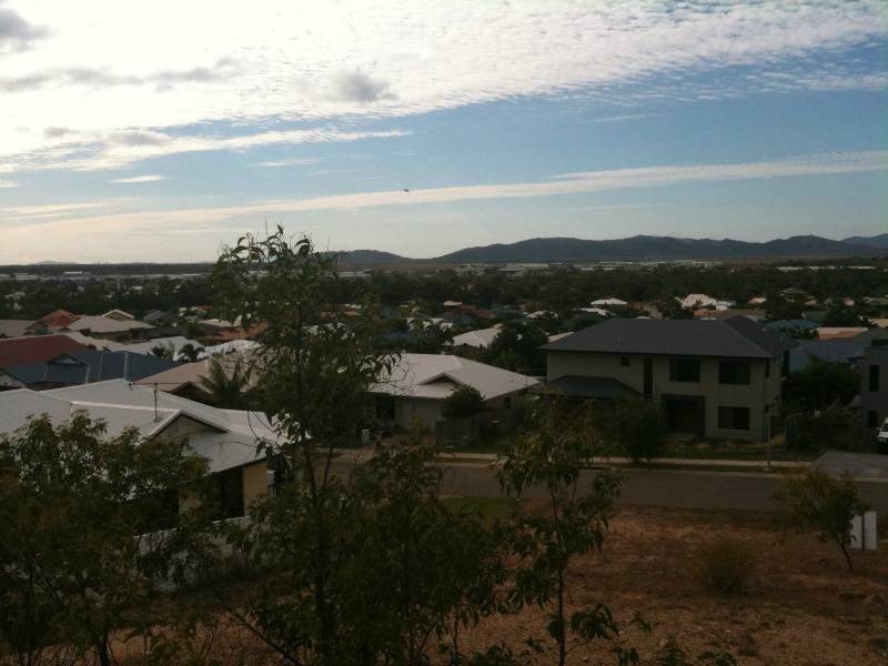 37 Timbury Way, Mount Louisa QLD 4814
