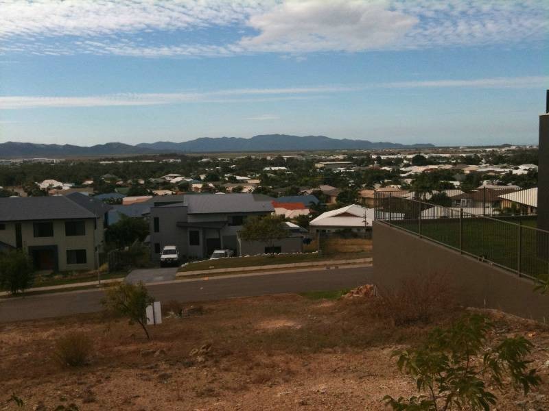 37 Timbury Way, Mount Louisa QLD 4814