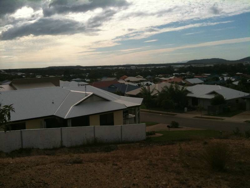 37 Timbury Way, Mount Louisa QLD 4814