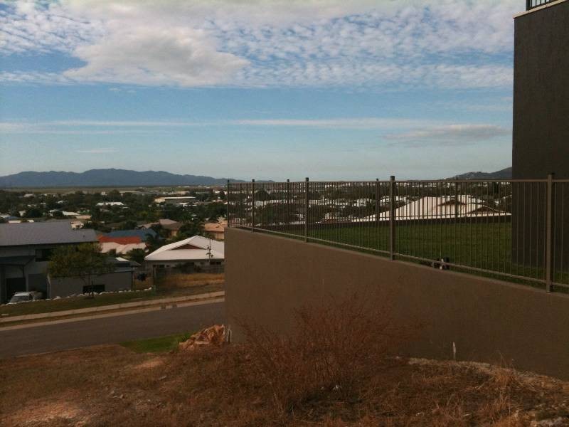 37 Timbury Way, Mount Louisa QLD 4814