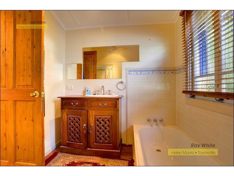 5 Hubert Street, South Townsville QLD 4810