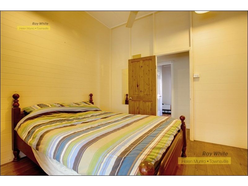 5 Hubert Street, South Townsville QLD 4810