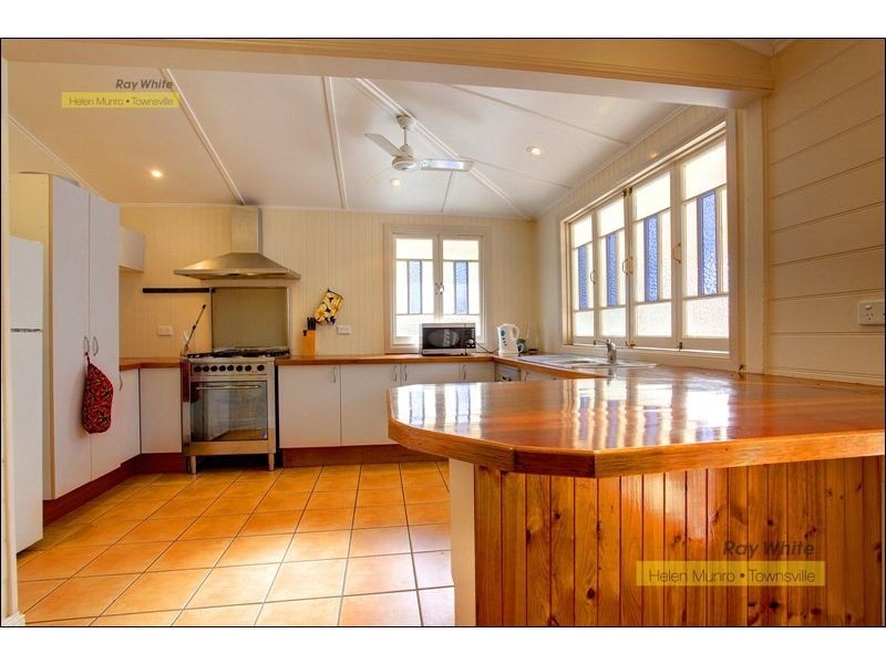 5 Hubert Street, South Townsville QLD 4810