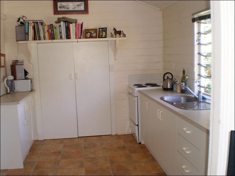 14 Gleeson Street, Hermit Park QLD 4812