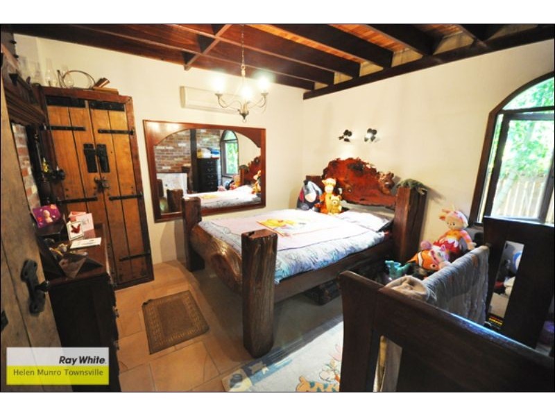 55 Apjohn Street, Magnetic Island QLD 4819