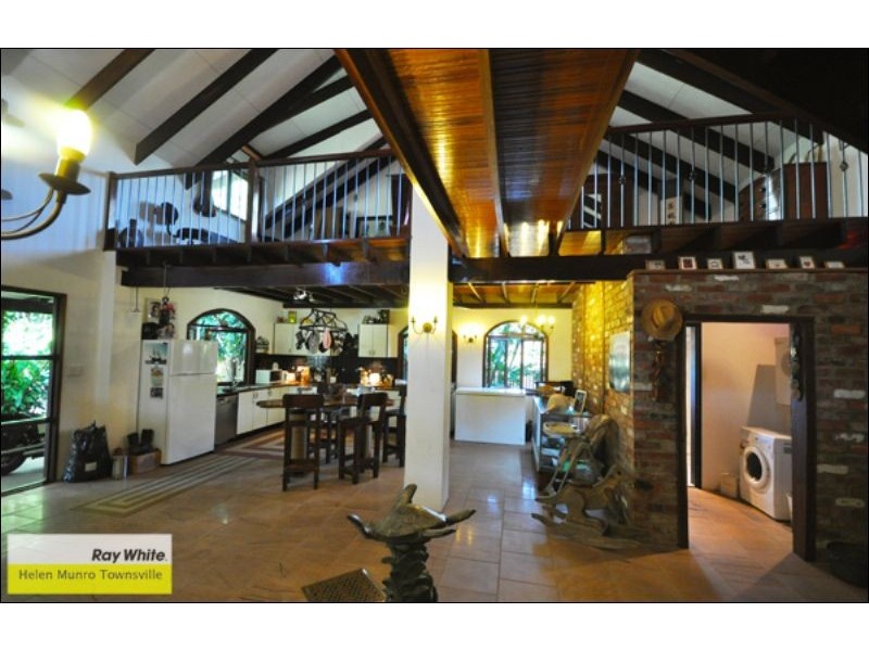 55 Apjohn Street, Magnetic Island QLD 4819
