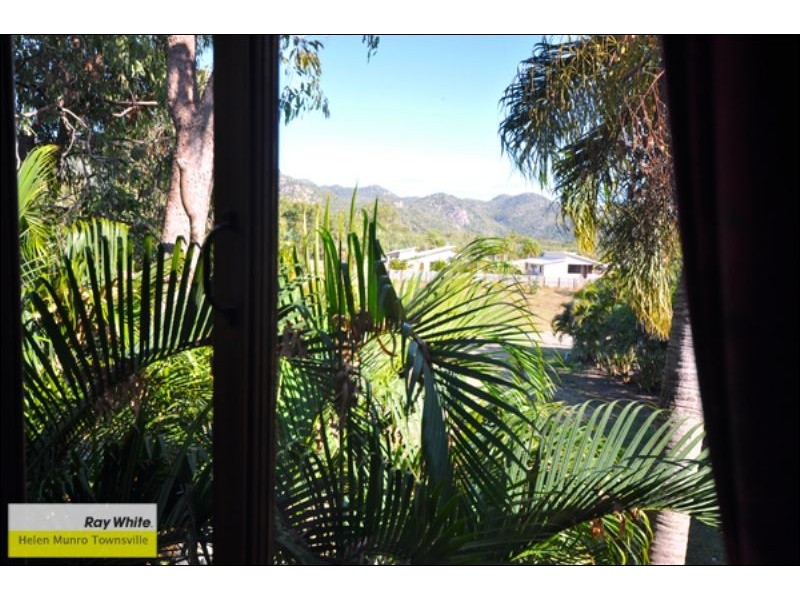 55 Apjohn Street, Magnetic Island QLD 4819
