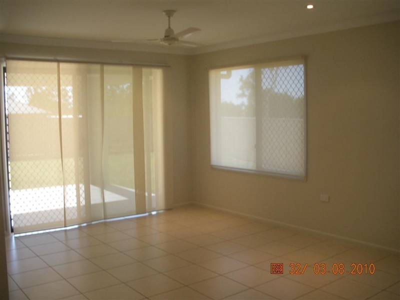 48 Hillock Crescent, Bushland Beach QLD 4818