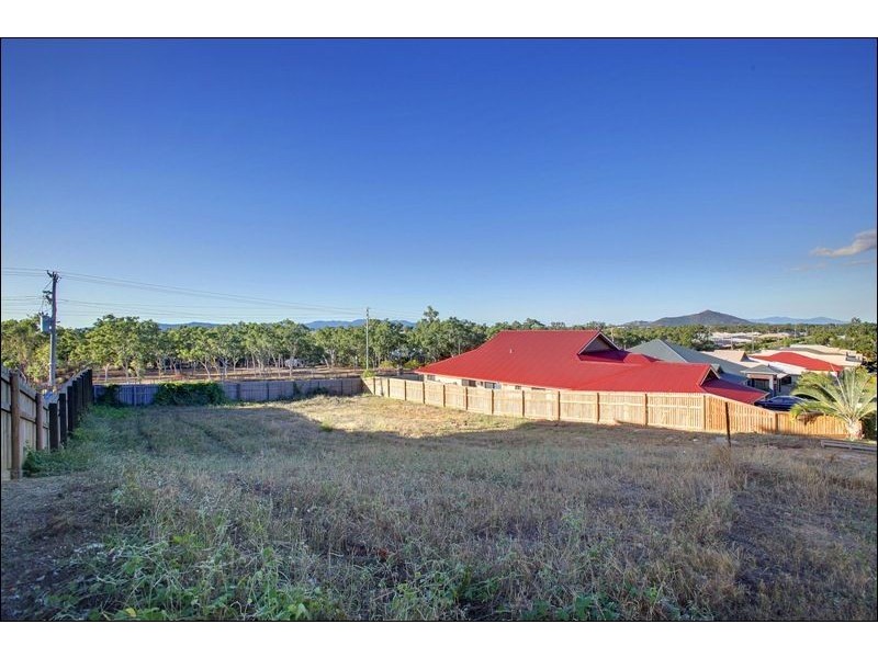 18 Palomar Court, Mount Louisa QLD 4814