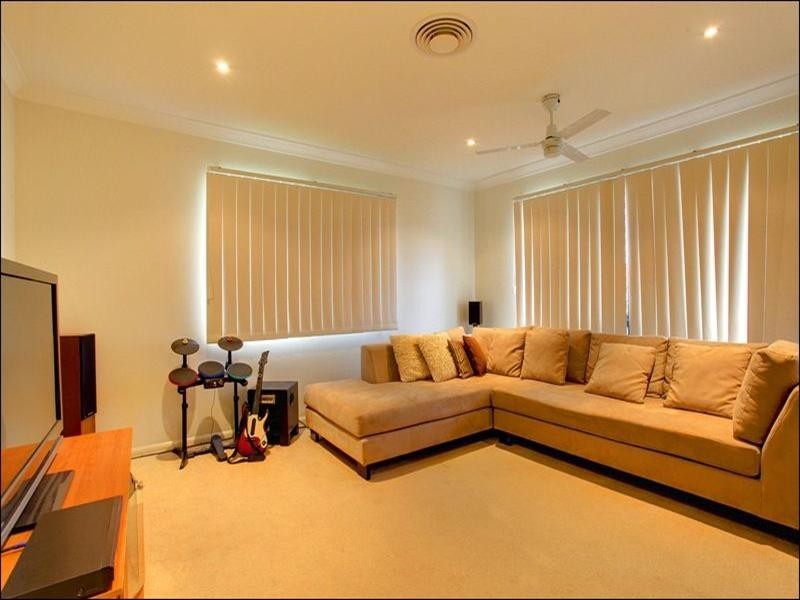 16 Young Circuit, Kirwan QLD 4817