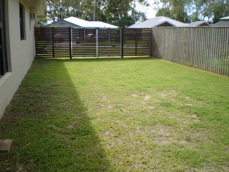 16 Eshelby Street, Bushland Beach QLD 4818