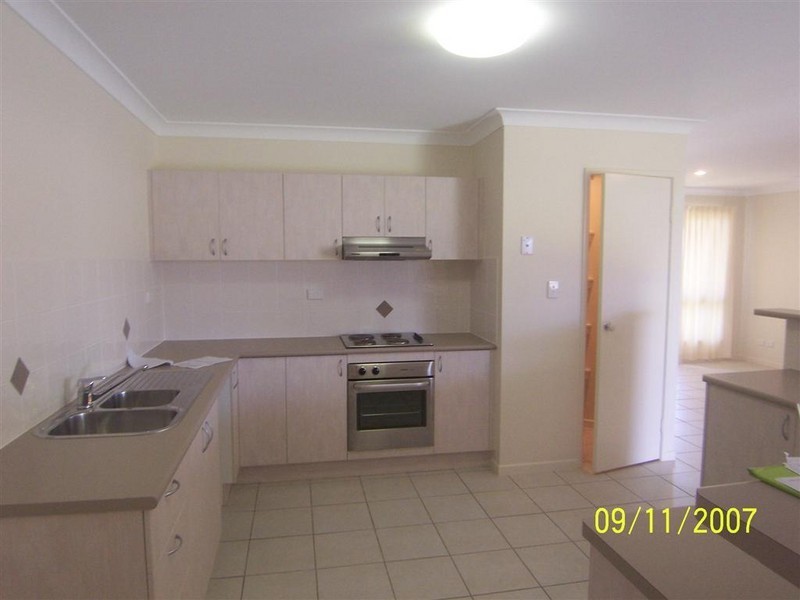 8 Dungurra Place, Bushland Beach QLD 4818