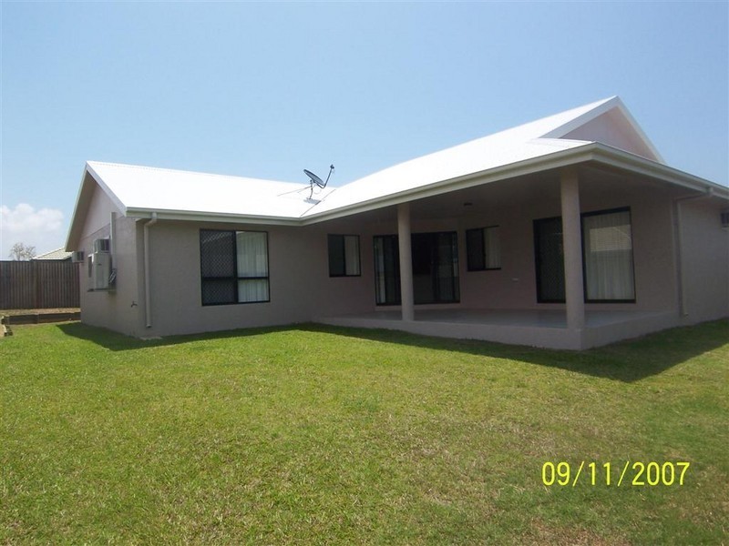 8 Dungurra Place, Bushland Beach QLD 4818