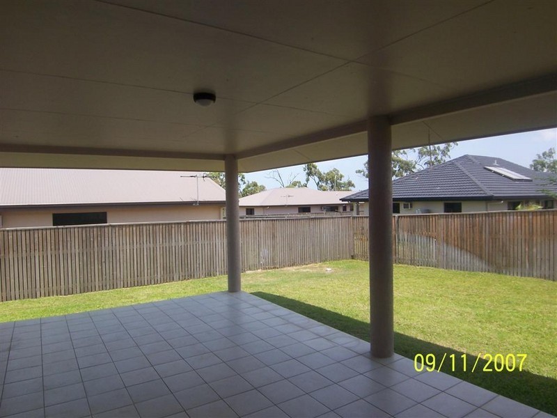8 Dungurra Place, Bushland Beach QLD 4818
