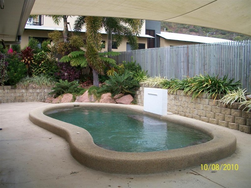 10 Perisher Court, Mount Louisa QLD 4814