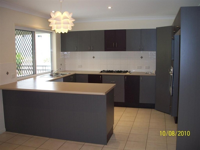 10 Perisher Court, Mount Louisa QLD 4814