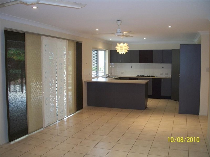 10 Perisher Court, Mount Louisa QLD 4814