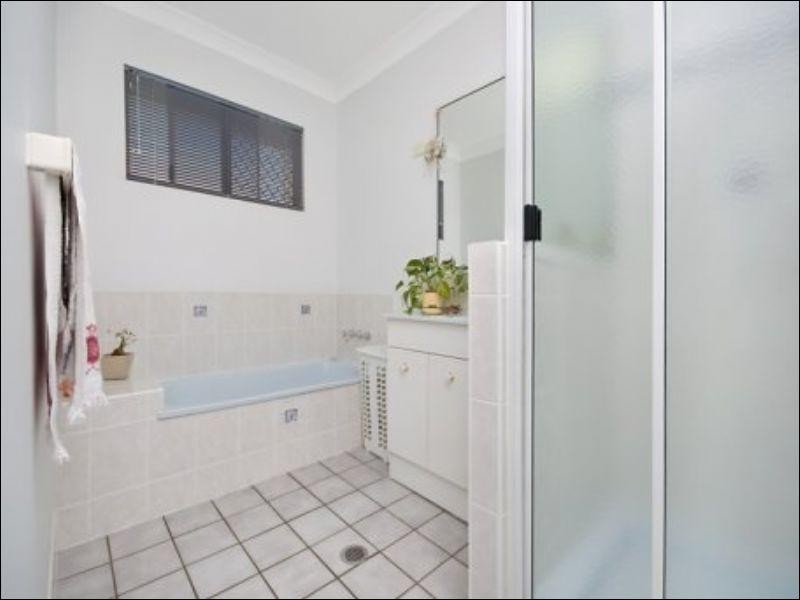 35 Greenwood Drive, Kirwan QLD 4817