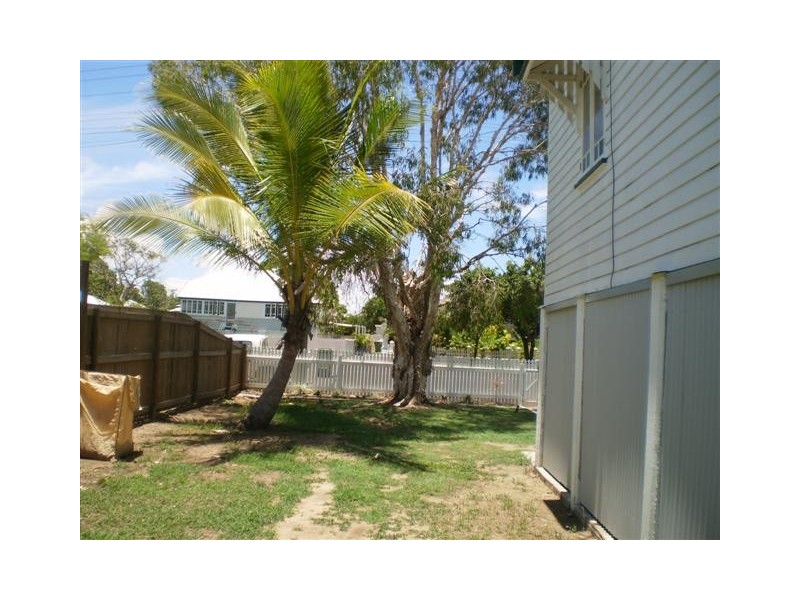 72 Queens Road, Hermit Park QLD 4812