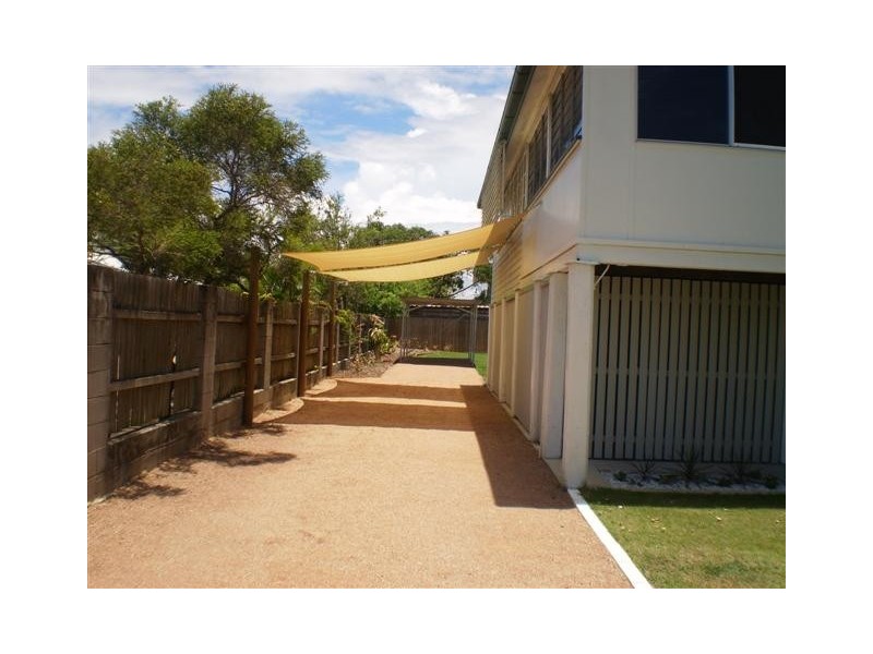 72 Queens Road, Hermit Park QLD 4812