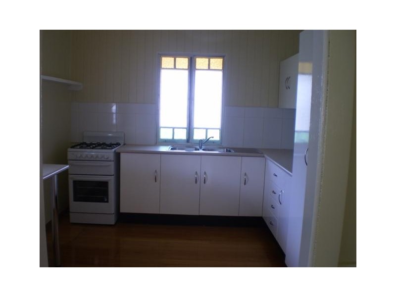 72 Queens Road, Hermit Park QLD 4812