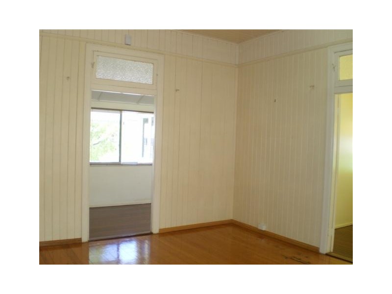 72 Queens Road, Hermit Park QLD 4812